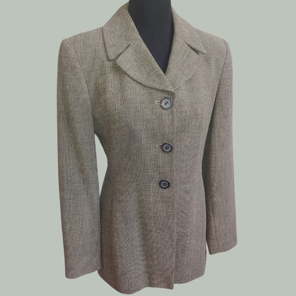 Tahari Jackets & Blazers - Tahari 100% Wool Three Button Blazer Jacket - Size 4